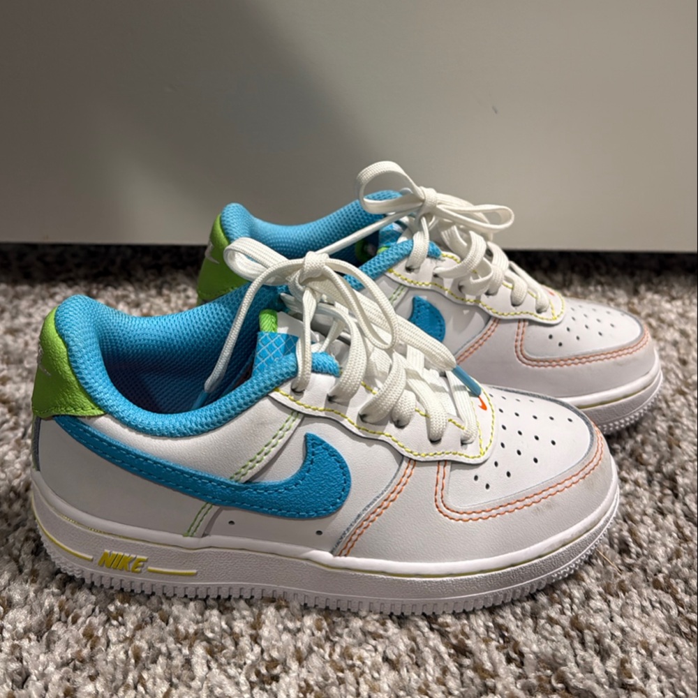Nike White and Blue Sneakers for Everyday Comfort AIR force 1